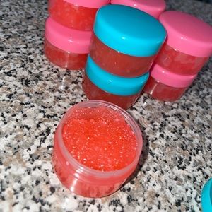 Lip scrubs